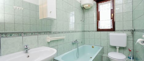 Apartment (A1) | Badezimmer