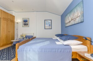 Free WiFi, bed sheets