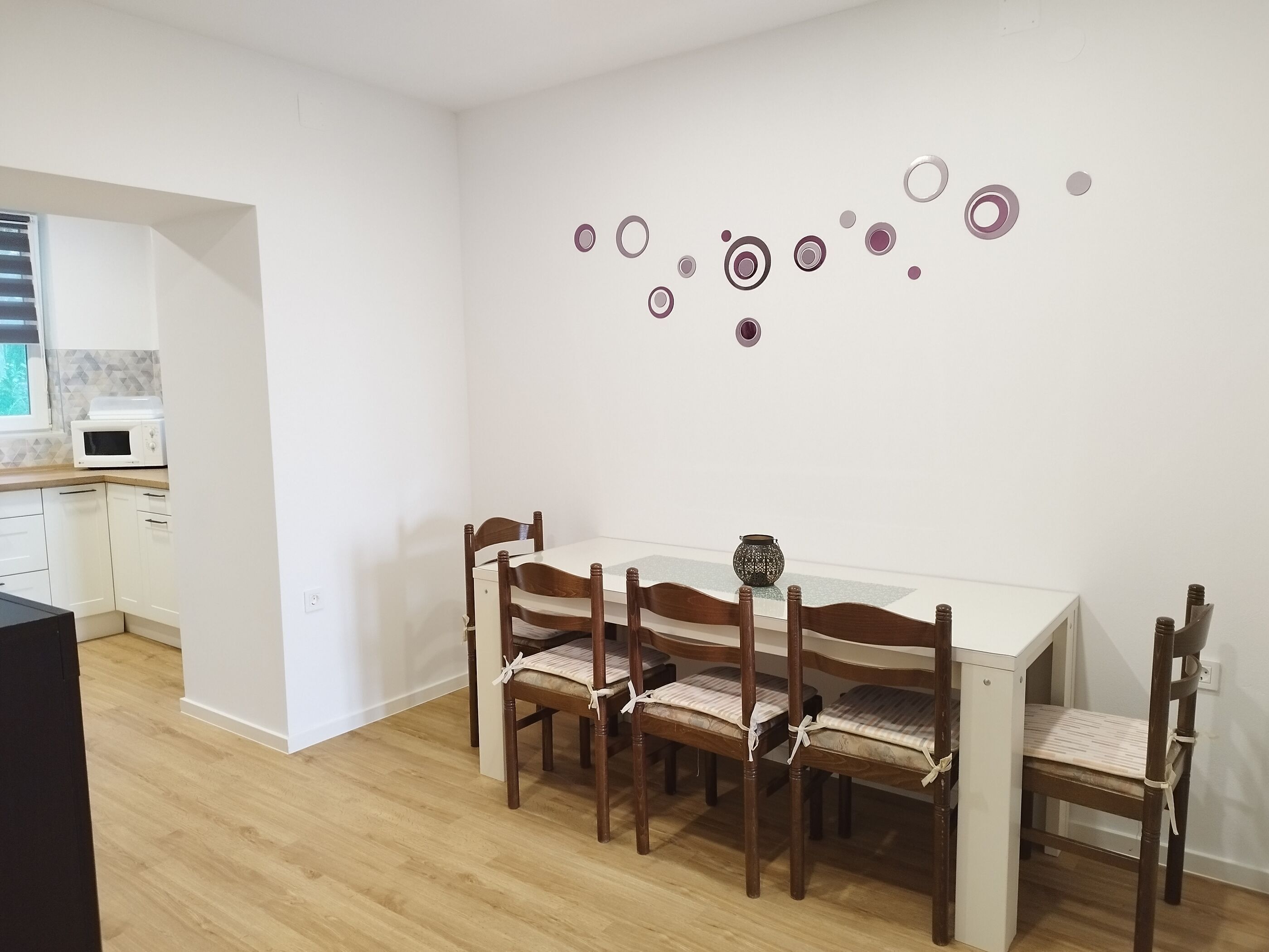 Apartment (A1) | Private kitchen | Fridge, microwave, oven, stovetop