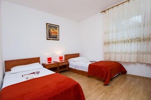 Appartement (A1) | 3 chambres, fer et planche à repasser, Wi-Fi gratuit, draps fournis