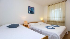 Căn hộ (A1) | 3 phòng ngủ, bàn ủi/dụng cụ ủi quần áo 