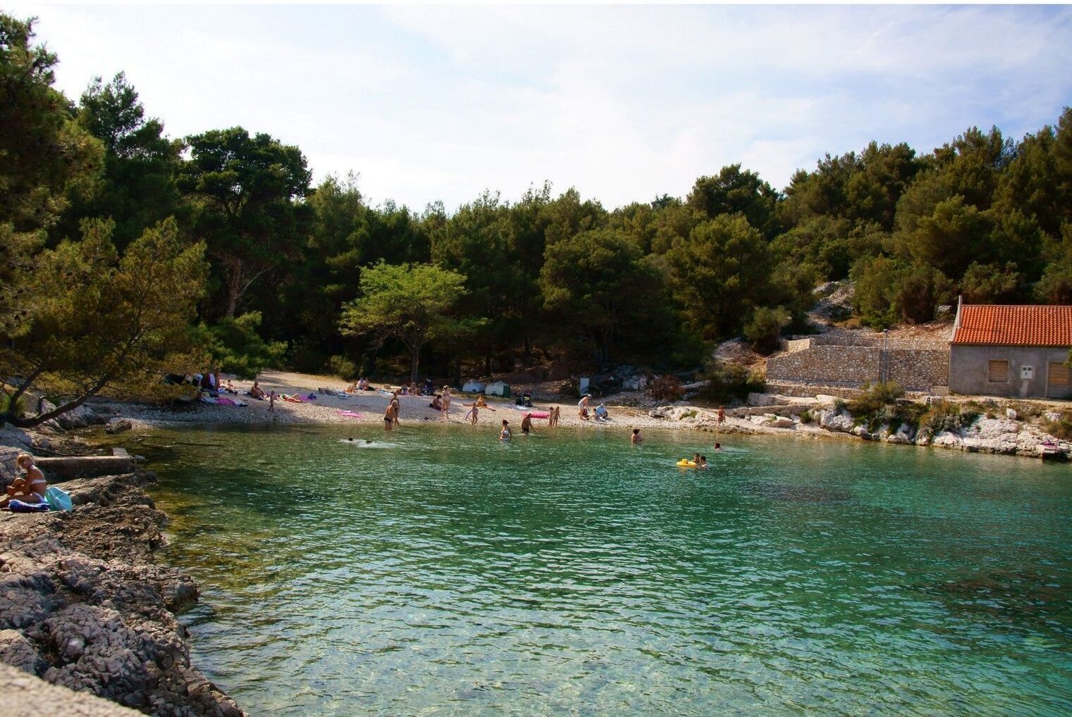 Una spiaggia nelle vicinanze