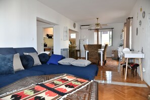 Apartment (A2) | Living room