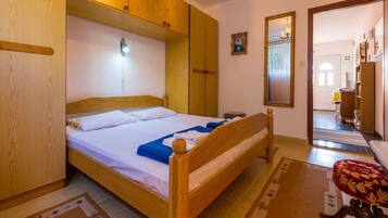 4 bedrooms, free WiFi