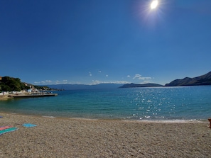 鄰近海灘