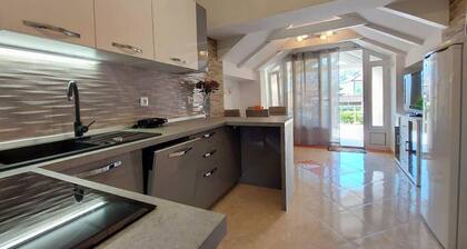 Apartments and Room Boris