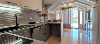 Apartments and Room Boris