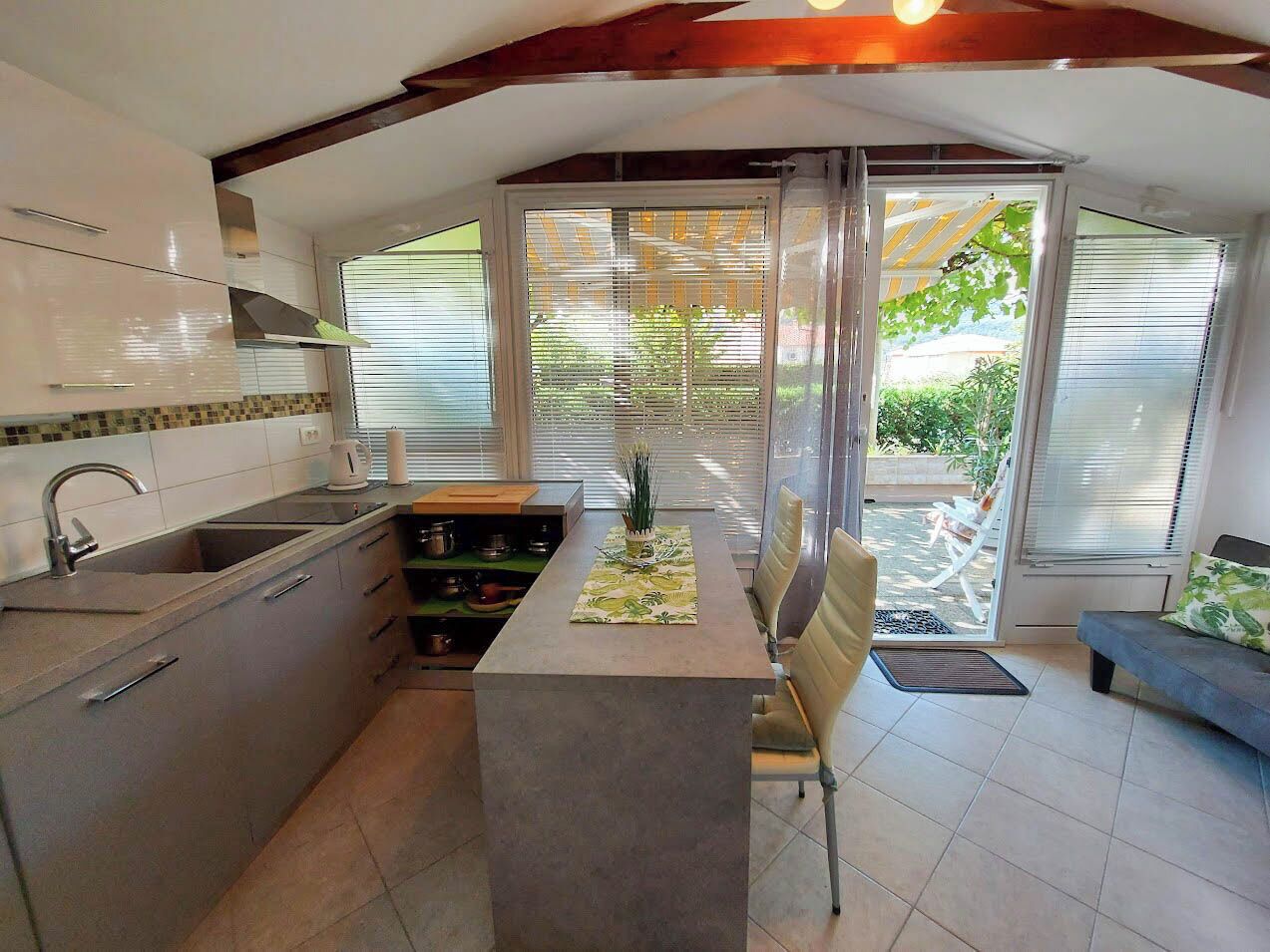 Wasserkocher mit Kaffee-/Teezubehör