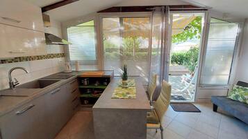 Wasserkocher mit Kaffee-/Teezubehör