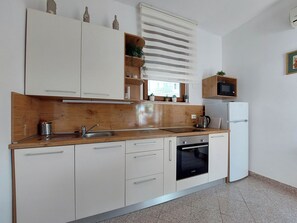 Apartment (A2) | Private kitchen