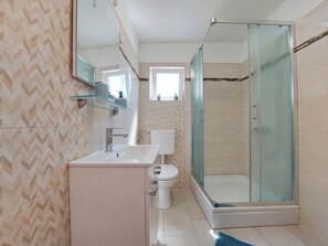 Apartment (A4) | Bathroom