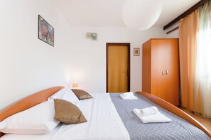 4 bedrooms, free WiFi