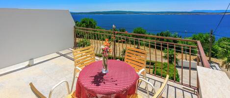 Apartment (A6) | Balcony