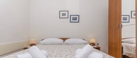 3 室のベッドルーム、WiFi (無料)