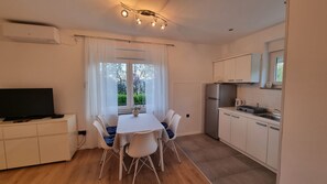 Apartment (A1) | Private kitchen | Fridge, microwave, stovetop, dishwasher - Apartments Marija (Rijeka)