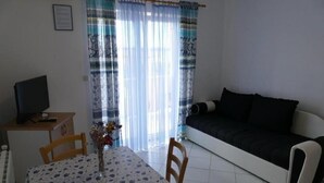 Apartment (A7) | Ruang tamu