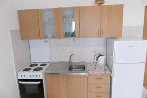 Leilighet (A5) | Eget kjøkken | Kjøleskap, ovn, kokeplater og espressomaskin