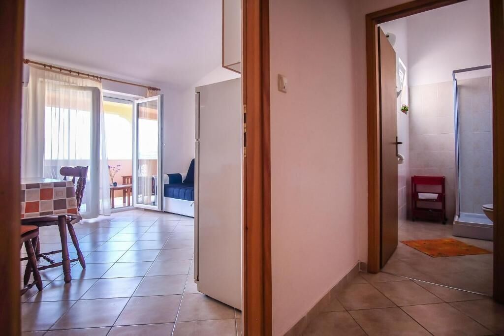 Apartment (A7) | Hallway