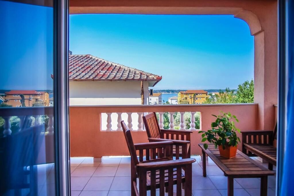 Apartment (A5) | Balcony