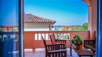 Apartment (A5) | Balcony