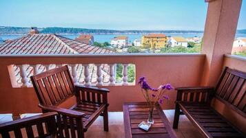 Apartment (A7) | Balkon