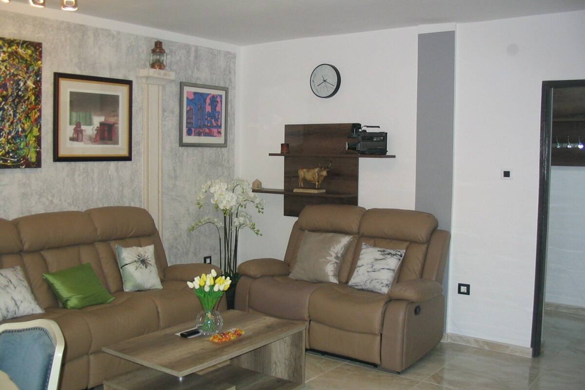 Living room | Flat-screen TV