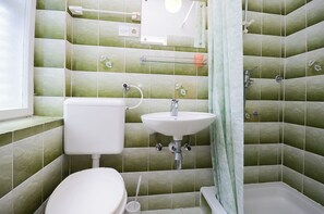 Apartment (A2) | Bathroom