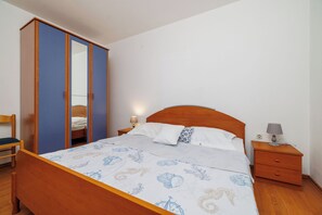 Apartment (A3) | 4 bedrooms, free WiFi, bed sheets - Apartments Krunoslav (Punat)