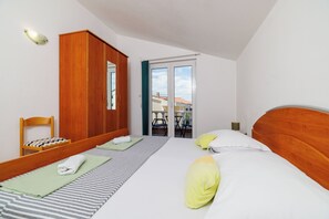 Apartment (A2) | 4 bedrooms, free WiFi, bed sheets - Apartments Krunoslav (Punat)