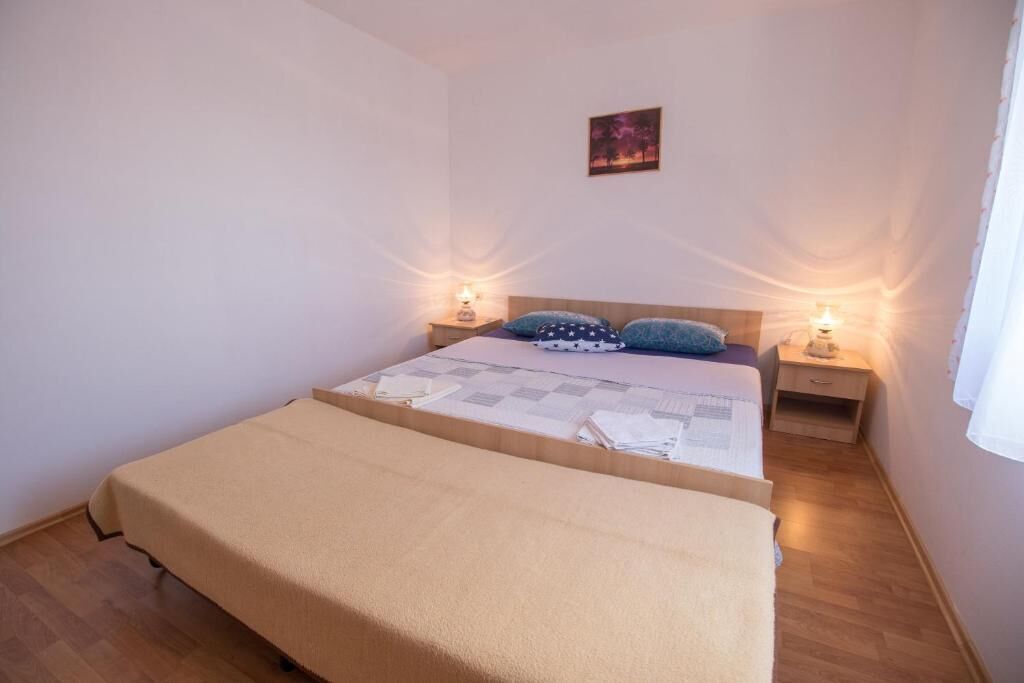 Apartment (A2)