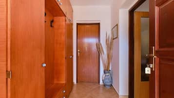 Apartment (A4) | Flur