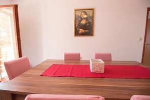 Dining - Apartments Nusret (Mali Losinj)