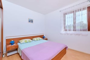 Apartment (A4)