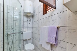 apartman (A4) | Fürdőszoba | Törölközők