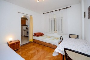 Apartment (A3) | 4 bilik tidur, Wi-fi percuma 