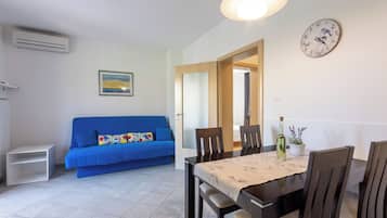 Apartment (A1) | Living room | TV