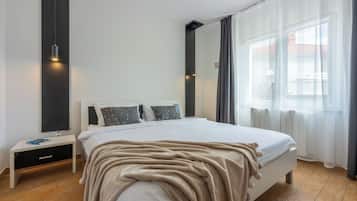 Apartment (A2) | 2 bedrooms, in-room safe, free WiFi, bed sheets