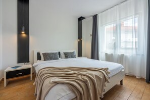 Apartment (A2) | 2 bedrooms, in-room safe, free WiFi, bed sheets