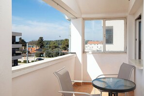 LĂ€genhet (A1) | Restaurang utomhus