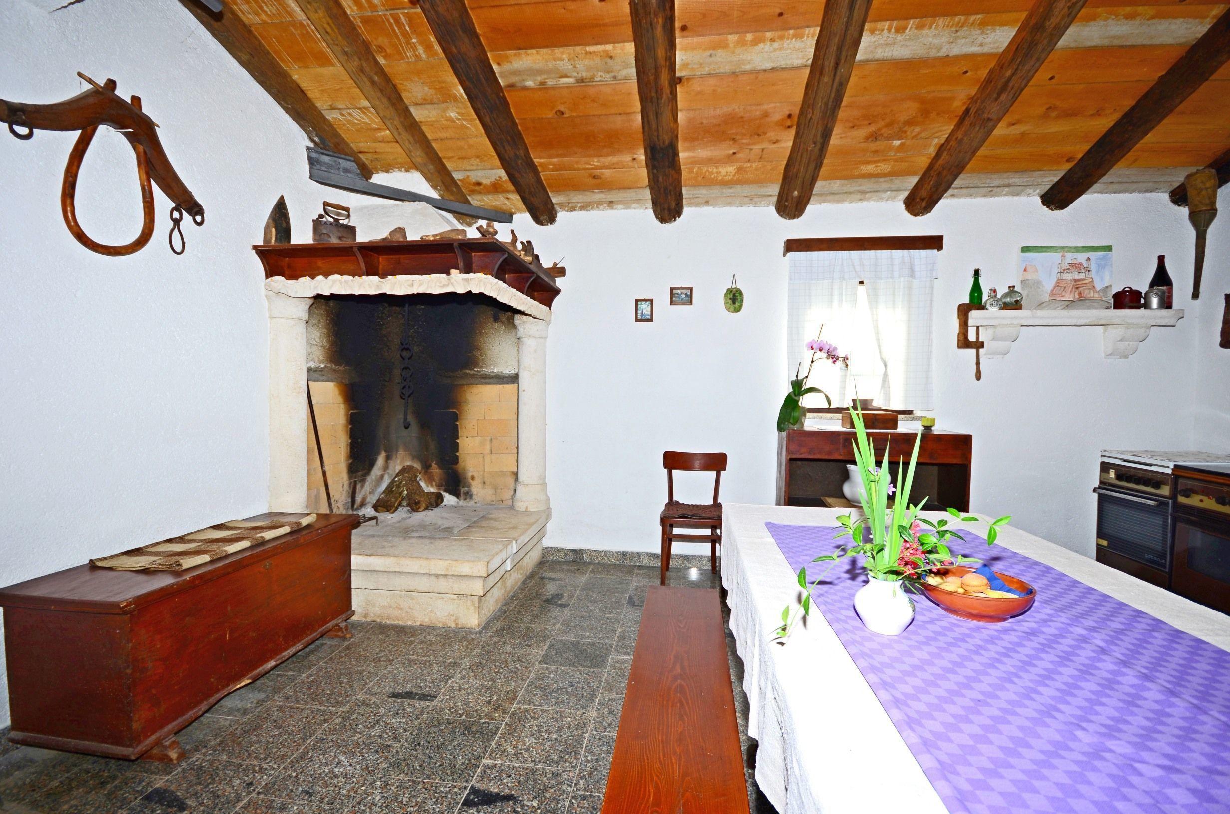 Televisión, chimenea