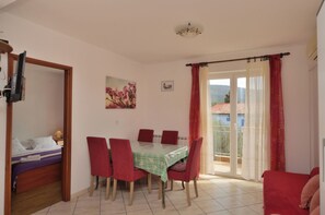 Apartment (A2) | Tempat makan