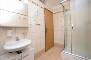 Apartment (A3) | Bathroom