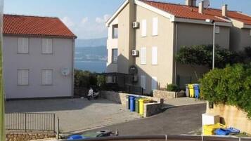 Apartment (A1) | Balkon