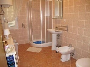 Apartment (A1) | Bathroom | Shower