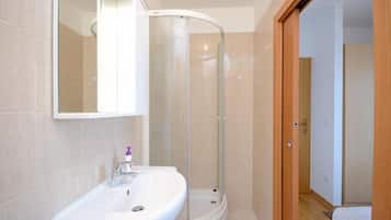 Apartment (A2) | Bathroom | Shower
