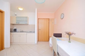 Apartment (A2) | Private kitchen - Apartments Ivanka (Senj)