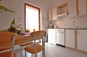 Private kitchen | Fridge, microwave, stovetop, espresso maker - Apartments Josip (Marcana)