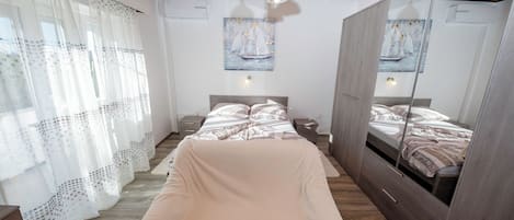 3 bedrooms, in-room safe, free WiFi