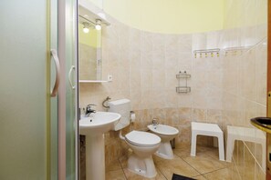 Studio (A8) | Bathroom | Shower - Apartments Info (Krk)