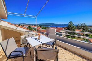 Outdoor dining - Apartments Info (Krk)